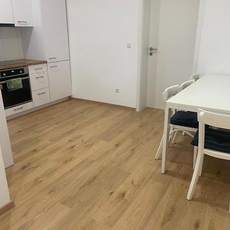 Timeless: 4 Zimmer Apartment Лудвигсбург Екстериор снимка